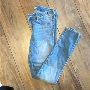 Bullhead Light Wash Jeans